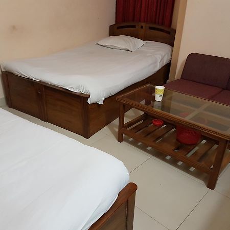 Hotel Diamond Park Dakhin Kattali ภายนอก รูปภาพ