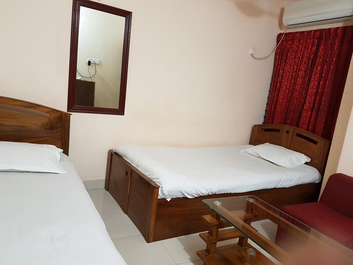 Hotel Diamond Park Dakhin Kattali ภายนอก รูปภาพ